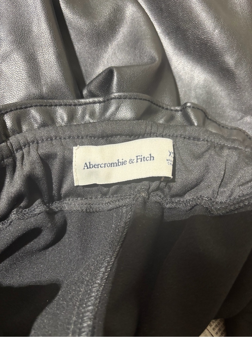 Abercrombie & Fitch Black Faux Leather Paperbag Jogger Pants Size XS - Picture 4 of 4
